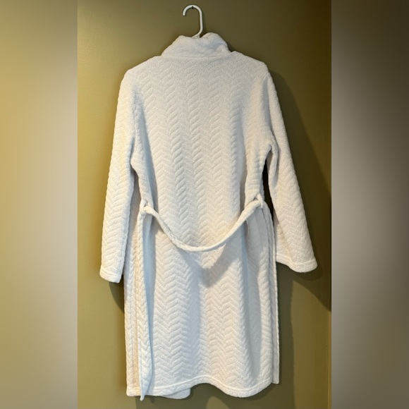 Ulta Plush Robe - Picture 2 of 2